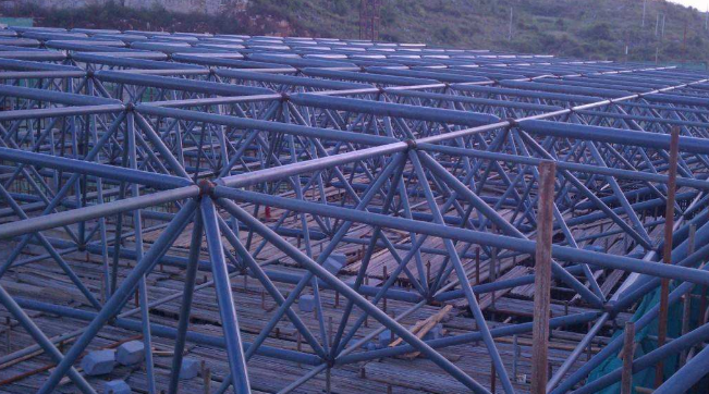 上海概述网架加工中对钢材的质量的过细恳求